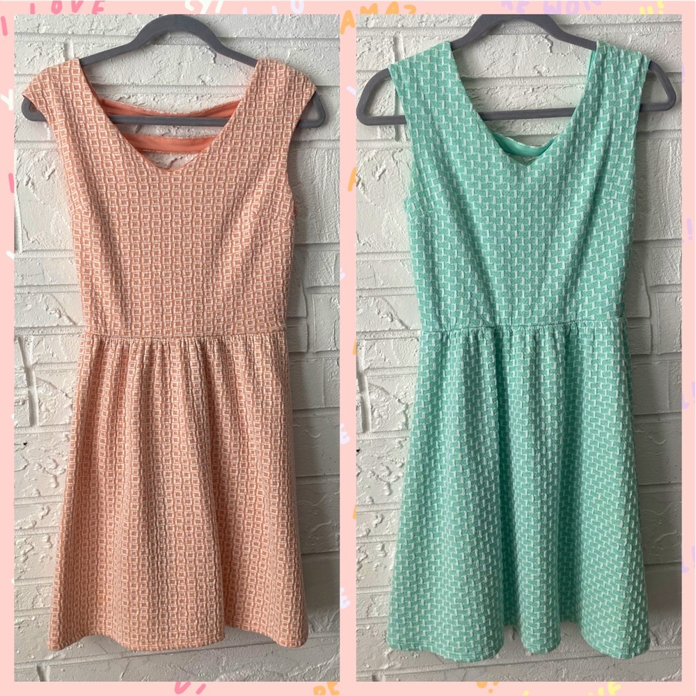 GEOMETRICAL PRINTED A-LINE DRESS - SIZE MEDIUM (2 COLORS AVAILABLE!)